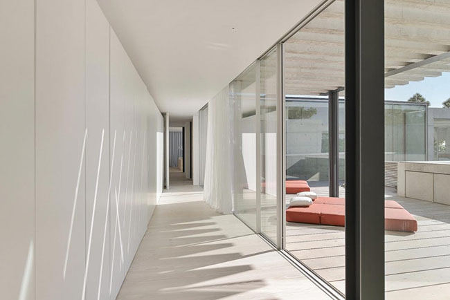 guedes-cruz-arquitectos-wall-house-19